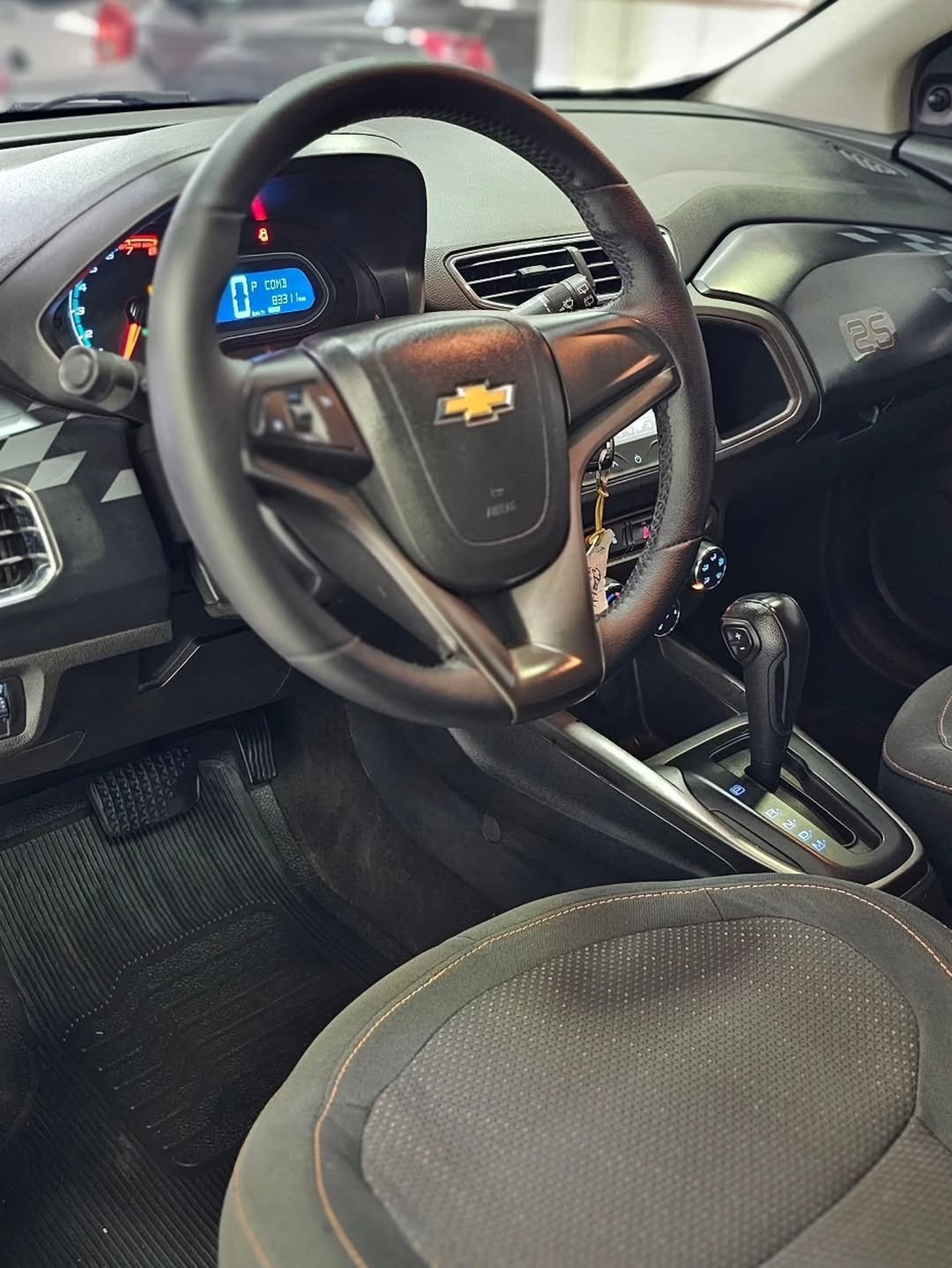 CHEVROLET ONIX HATCH LT 1.4 8V FLEXPOWER 5P AUTOMÁTICO – 2014